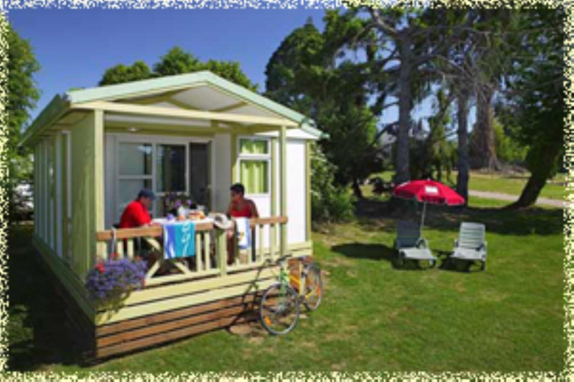 Hotellerie De Plein Air Camping Leychoisier Bonnac-la-Côte Eksteriør billede