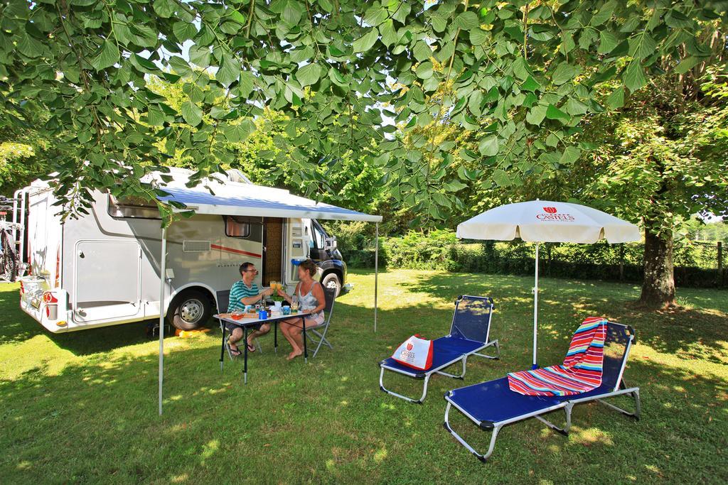 Hotellerie De Plein Air Camping Leychoisier Bonnac-la-Côte Eksteriør billede